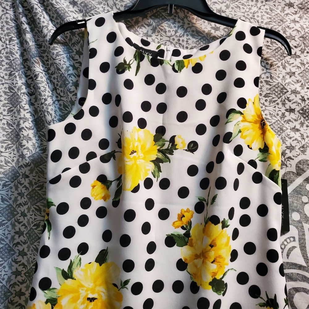 Sleeveless dress